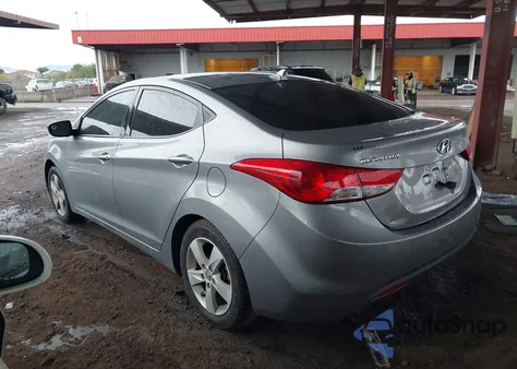 2013 Hyundai Elantra Gls z USA, uszkodzony, nr VIN KMHDH4AE8DU911473